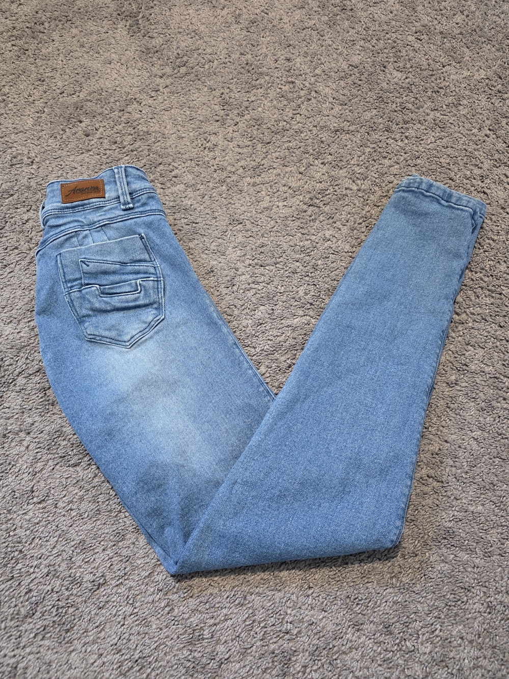 ARANZA  Light Wash Skinny Jeans - Blue